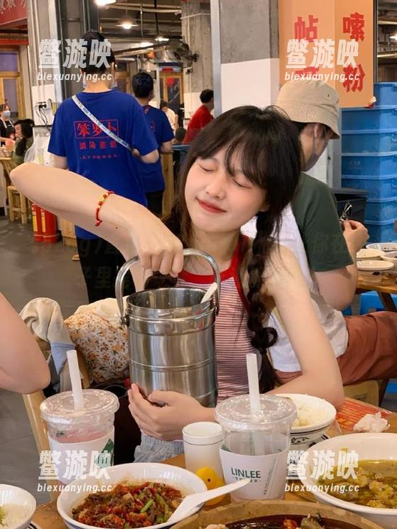 52cg 直达“52cg.fun”,让你在圈子里摇身一变,味道够重吧?
