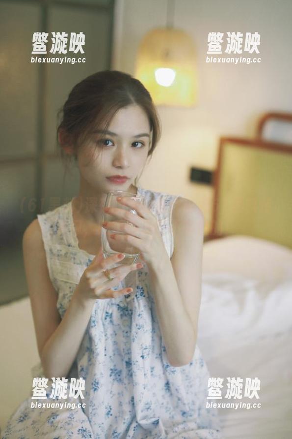 61黑料 深夜聊天必备:点开61黑料传送门,吃瓜脖子都不带停的!
