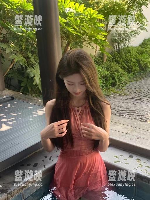 九一黑料 九一黑料免费版与其说是黑料,不如说是你的链接收割机!