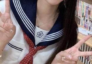人人吃瓜网苹果版：嘴巴闲着也要看瓜，看了不一定行，哈哈！