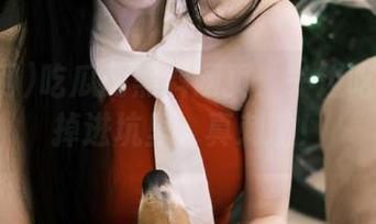 吃瓜网黑料网页：一边吃瓜一边掉进坑里，真刺激！