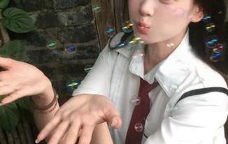 跨越时空看“www.51吃瓜网”：那里的资源都藏了多少小惊喜啊！