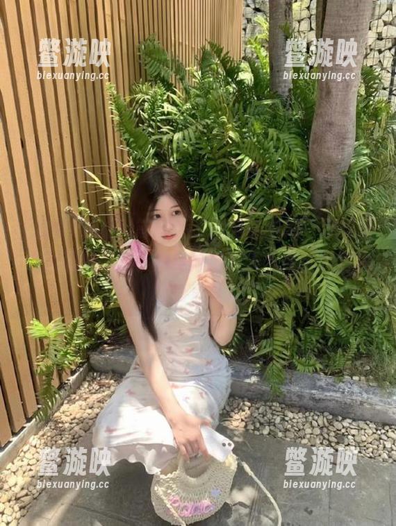 我要吃瓜网 等等,“我要吃瓜网”苹果版怎么让我想起了那奇妙的夏天?吃完瓜我也脸有点红!