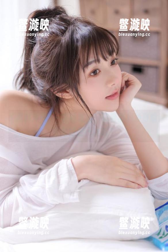 一字马现场，观看黑料冲哥能否保持这一体态？