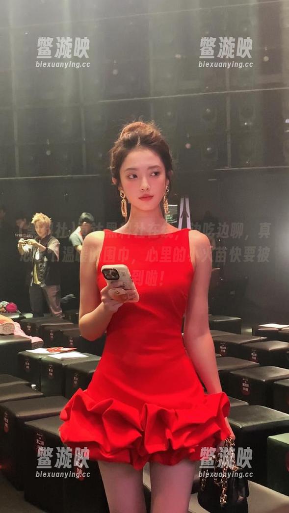 黑料社 直达黑料社在线,边吃边聊,真心求个温暖的围巾,心里的小火苗快要被熏到啦!